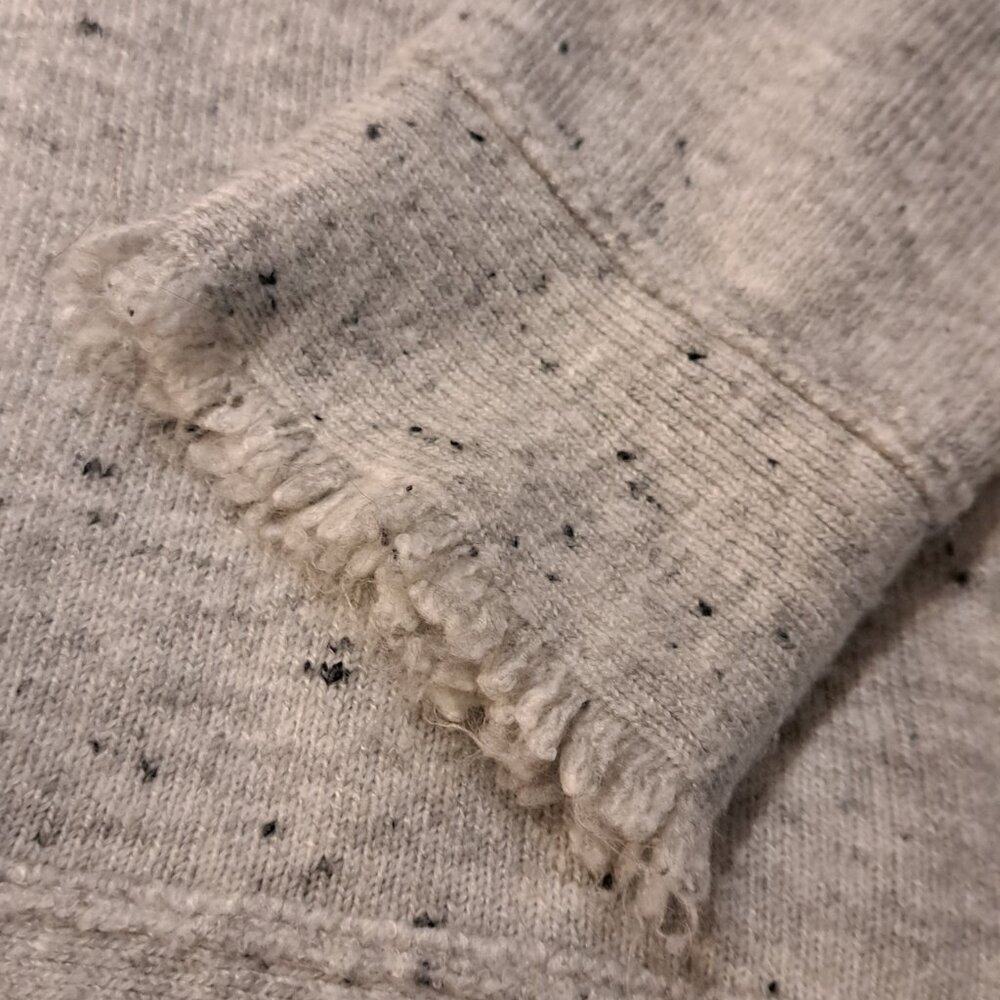 Nice detailed Sweater/Sweatshirt with a Floral Embroidered Pattern - Picture 6 of 6